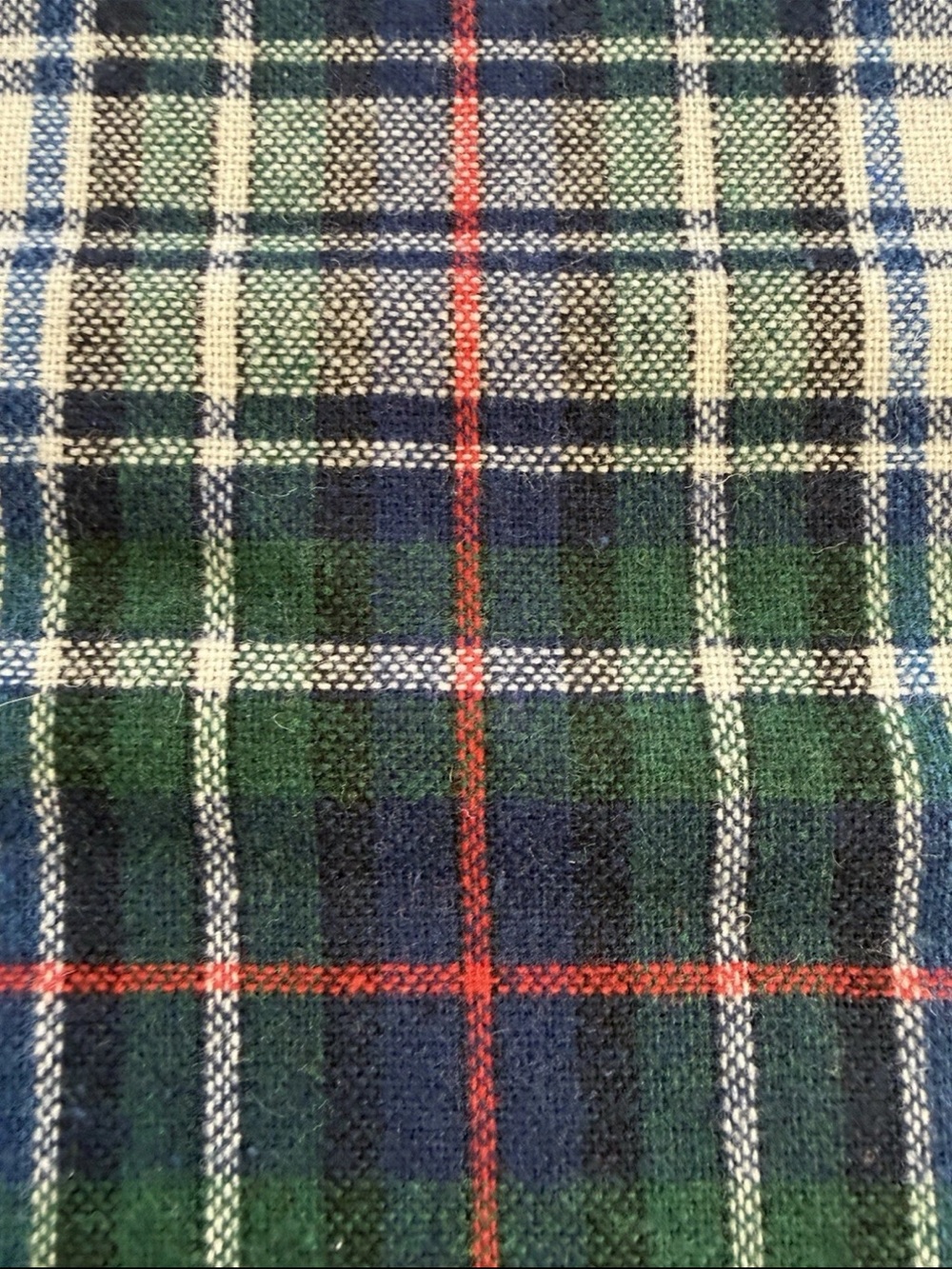 VTG Mackenzie Tartan Plaid Medium Weight Fabric Blend 2 Yards L X 62” w - Picture 6 of 9